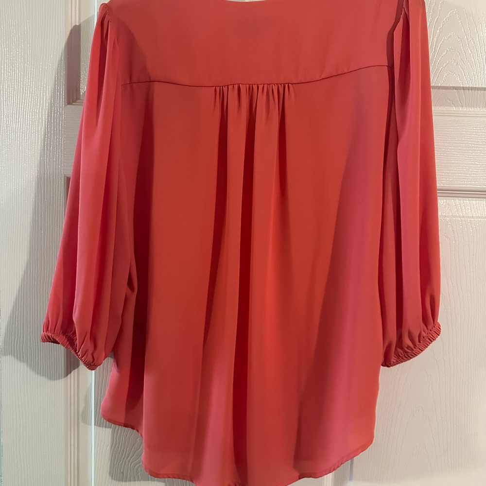 Karen Kane Coral Cuffed Sleeve Blouse - Picture 5 of 6